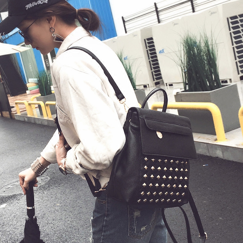 韓版新款女包時尚鉚釘雙肩包女學院風休閑百搭背包旅行小包包