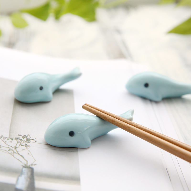 云木雜貨 日式和風陶瓷小鯨魚筆架多功能筷子架動物創意裝飾擺件